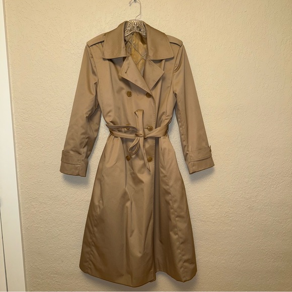 Bromleigh Jackets & Blazers - Bromleigh Vintage Trench Coat in Cream